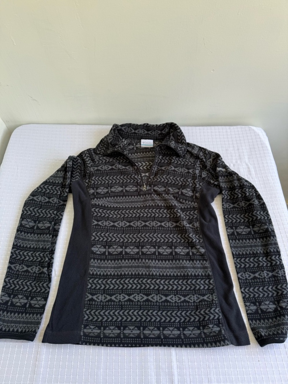 Columbia Black & Gray Patterned Women's Quarter-Zip Fleece Pullover